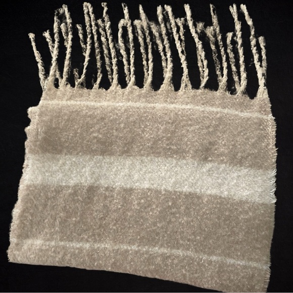 C’EST MOI ultra-soft neutral striped casual muffler scarf in tan & white acrylic - Picture 4 of 5